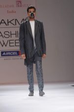 Model walk the ramp for Abhishek Dutta Shinde show at Lakme Fashion Week Day 4 on 6th Aug 2012 (10).JPG